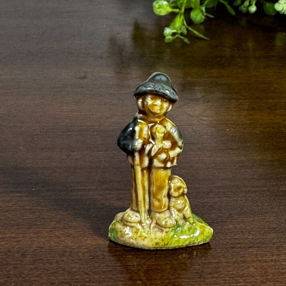 Wade Nursery Rhyme Whimsies Little Boy Blue Figurine Red Rose Tea England Mini